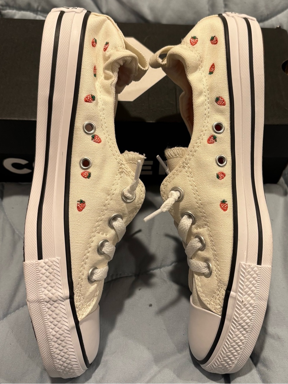 Converse Shoreline Slip Strawberry Print Chuck Taylor Ox A14931F Women’s 9